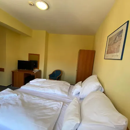 Tisza Alfa Hotel