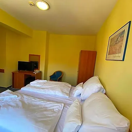 Tisza Alfa Hotell 3*